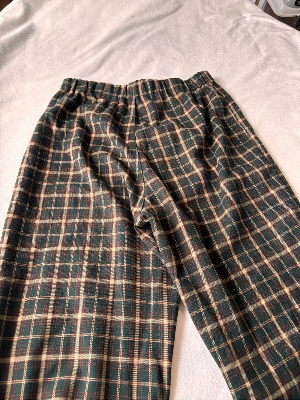 Brandy Melville Women’s Plaid Straight Leg Trousers